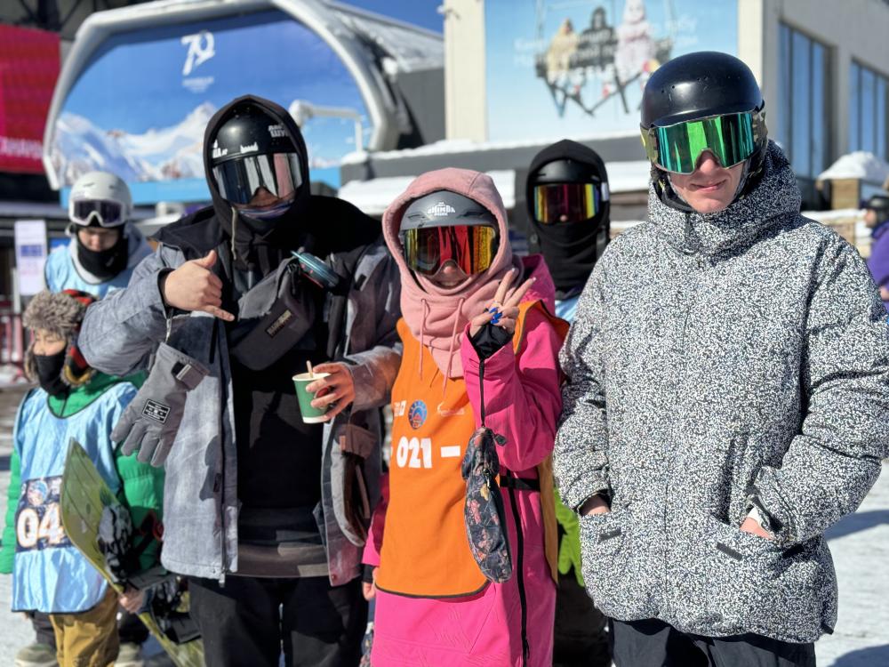 Tan Media Cup: На Шымбулаке прошли соревнования по сноуборду для детей