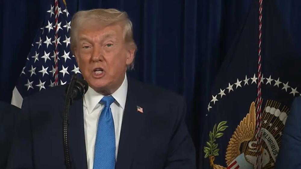 Трамп временно отказался от ударов по энергосистеме Ирана после переговоров