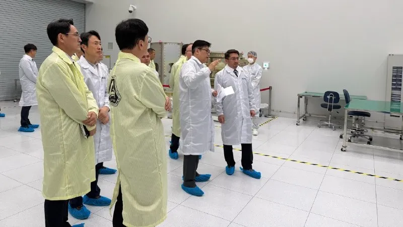 Казахстан и Южная Корея обсуждают производство спутниковых компонентов на экспорт